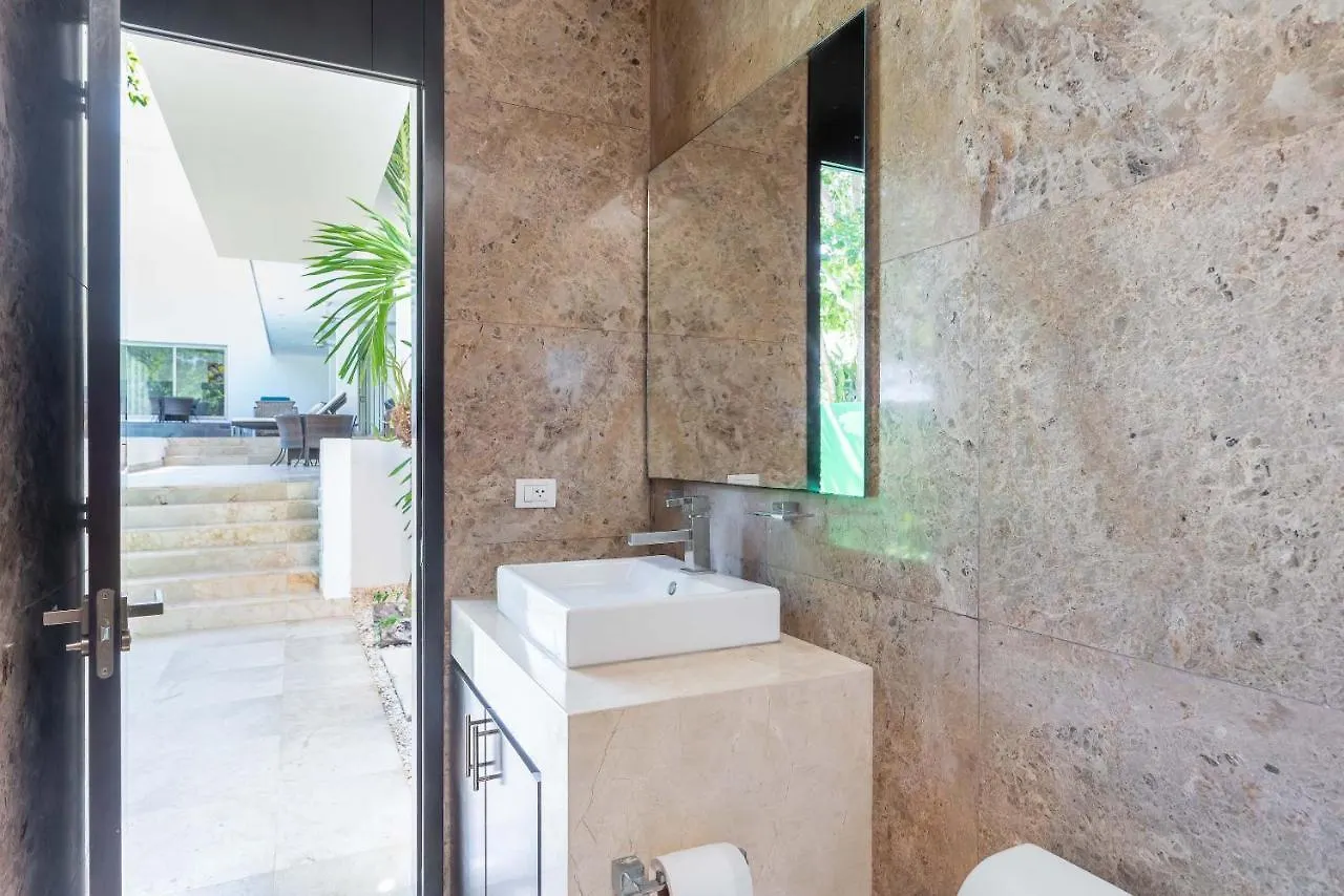 Villa Maya- Luxury Mansion Akumal